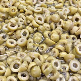 Azeitona verde fatiada