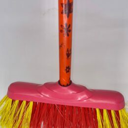 Vassoura pelo nylon colorida pequena