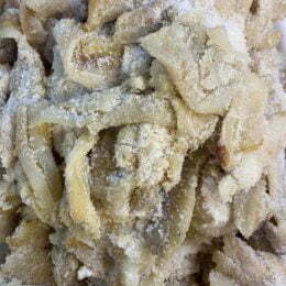 Bacalhau Gadus Mohua desfiado salgado