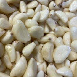 Alho descascado branco