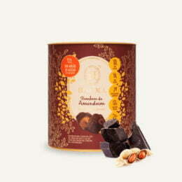 Bombom de chocolate com recheio de amendoim